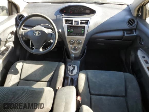 ✅ 2010 Toyota Yaris • VIN: JTDBT4K33A1370871 • Lot: 86644405. Wystawiony na Copart z przebiegiem 173 202 mil. Bezpłatny archiwum sprzedaży aukcyjnych z USA i szczegółowy raport historii pojazdu na DreamBid. Zdjęcie 8.