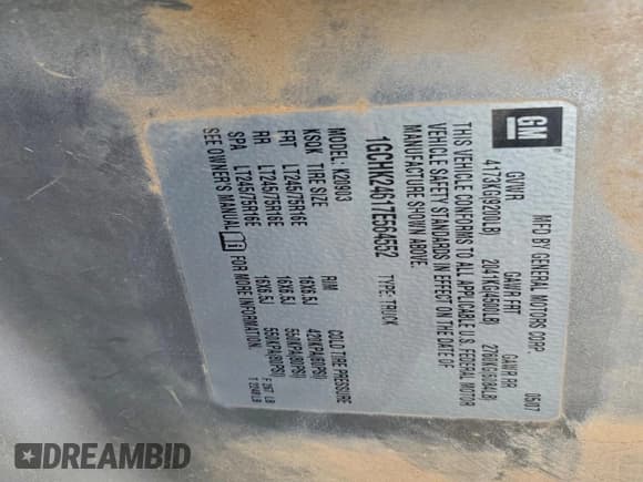 ✅ 2007 Chevrolet Silverado 2500HD 1LT • VIN: 1GCHK24617E564552 • Lot: 94405315. Wystawiony na Copart z przebiegiem 84 082 mil. Bezpłatny archiwum sprzedaży aukcyjnych z USA i szczegółowy raport historii pojazdu na DreamBid. Zdjęcie 12.