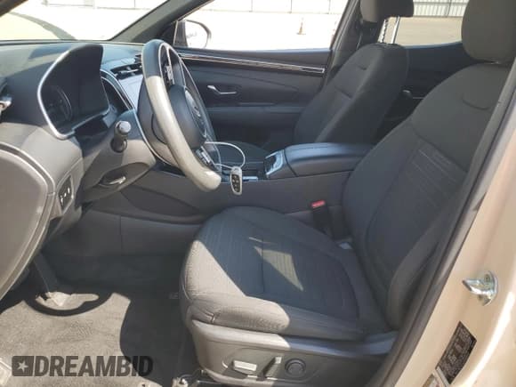 ✅ 2022 Hyundai Santa Cruz SEL • VIN: 5NTJBDAE6NH008552 • Lot: 82109745. Listed on Copart with 45,686 mi. Free auction sales archive from the USA and detailed vehicle history report at DreamBid. Image 7.