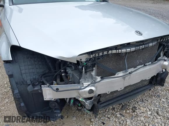 ✅ 2017 Mercedes-Benz C 300 • VIN: WDDWF4KBXHR305193 • Lot: 42766152. Listed on IAAI with 54,781 mi. Free auction sales archive from the USA and detailed vehicle history report at DreamBid. Image 20.