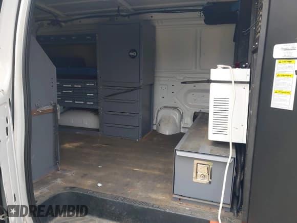 ✅ 2011 Ford Econoline Cargo Commercial • VIN: 1FTNE2EL1BDB37028 • Lot: 43067752. Listed on IAAI with 92,577 mi. Free auction sales archive from the USA and detailed vehicle history report at DreamBid. Image 8.