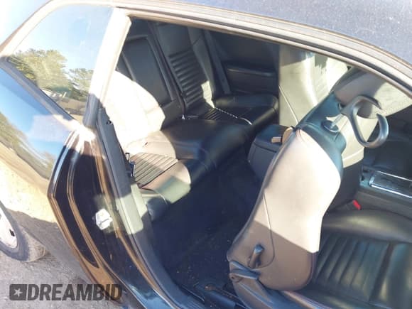 ✅ 2010 Dodge Challenger SE • VIN: 2B3CJ4DV4AH272685 • Lot: 43443716. Wystawiony na IAAI z przebiegiem 209 628 mil. Bezpłatny archiwum sprzedaży aukcyjnych z USA i szczegółowy raport historii pojazdu na DreamBid. Zdjęcie 8.