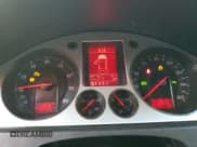 ✅ 2009 Volkswagen Passat Komfort • VIN: WVWJK73C19E004393 • Lot: 90436465. Wystawiony na Copart z przebiegiem 196 101 mil. Bezpłatny archiwum sprzedaży aukcyjnych z USA i szczegółowy raport historii pojazdu na DreamBid. Zdjęcie 9.