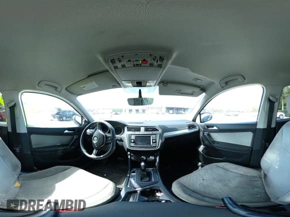 ✅ 2020 Volkswagen Tiguan S • VIN: 3VV1B7AX4LM035615 • Лот: 42671962. Опубликован ранее на IAAI с пробегом 136 890 миль. Бесплатный доступ к архиву аукционных продаж из США и подробный отчёт об истории автомобиля на DreamBid. Изображение 17.