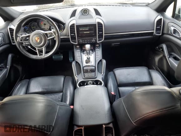 ✅ 2017 Porsche Cayenne S E-Hybrid • VIN: WP1AE2A29HLA72504 • Lot: 91635725. Listed on Copart with 168,371 mi. Free auction sales archive from the USA and detailed vehicle history report at DreamBid. Image 8.