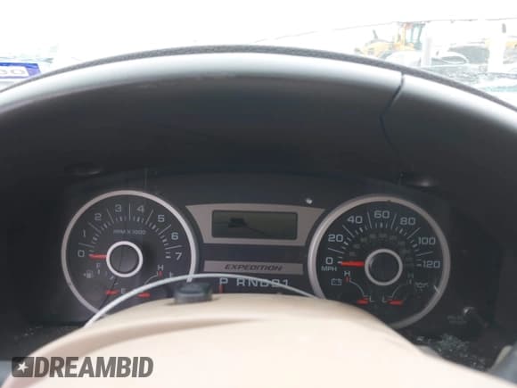 ✅ 2006 Ford Expedition Special Service • VIN: 1FMFU15556LA67947 • Lot: 42636324. Wystawiony na IAAI z przebiegiem Nie podano. Bezpłatny archiwum sprzedaży aukcyjnych z USA i szczegółowy raport historii pojazdu na DreamBid. Zdjęcie 7.