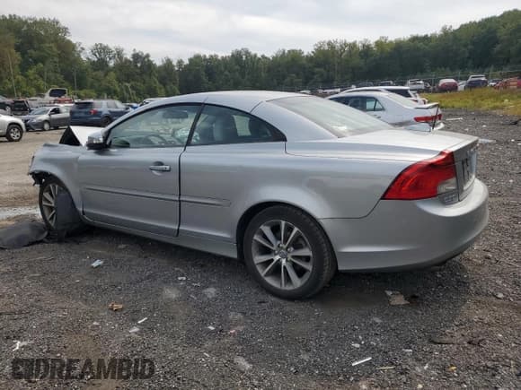 ✅ 2011 Volvo C70 • VIN: YV1672MC3BJ112613 • Лот: 80838675. Опубликован ранее на Copart с пробегом 185 527 миль. Бесплатный доступ к архиву аукционных продаж из США и подробный отчёт об истории автомобиля на DreamBid. Изображение 2.