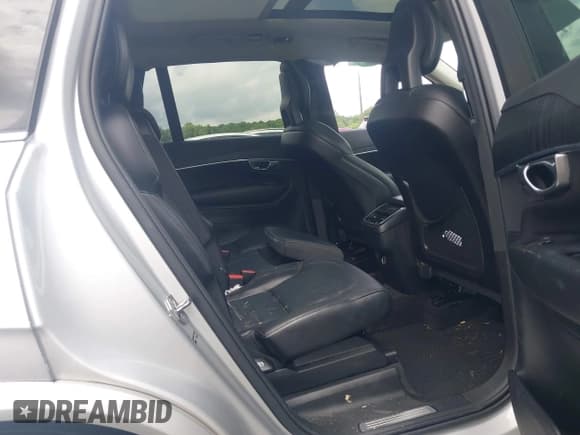 ✅ 2020 Volvo XC90 Momentum • VIN: YV4102PK2L1544616 • Lot: 42733502. Listed on IAAI with 72,035 mi. Free auction sales archive from the USA and detailed vehicle history report at DreamBid. Image 8.