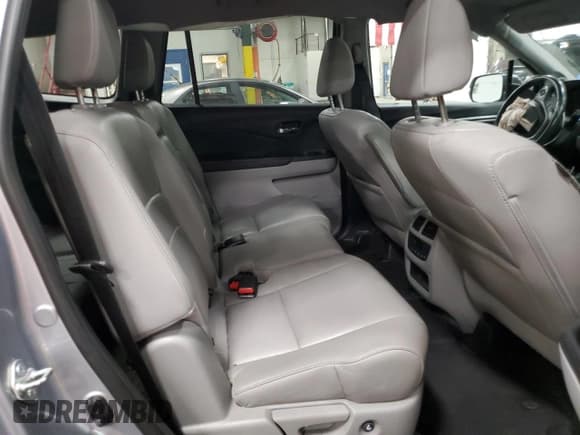 ✅ 2017 Honda Pilot EX-L • VIN: 5FNYF6H53HB087197 • Lot: 91640005. Listed on Copart with 112,028 mi. Free auction sales archive from the USA and detailed vehicle history report at DreamBid. Image 11.