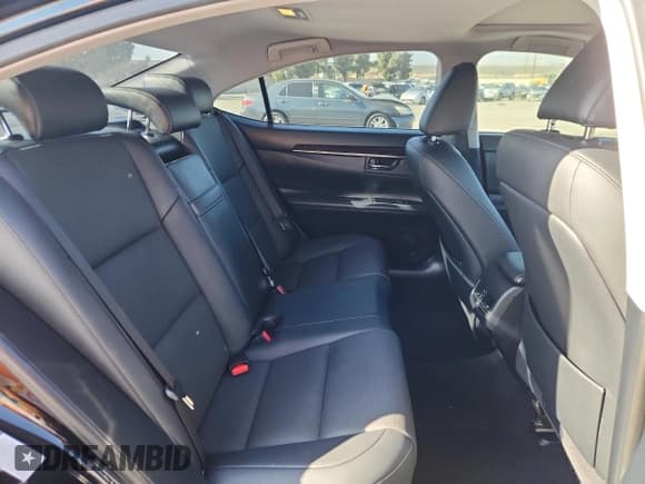 ✅ 2016 Lexus ES 330 • VIN: JTHBK1GGXG2234526 • Lot: 82428975. Listed on Copart with 113,343 mi. Free auction sales archive from the USA and detailed vehicle history report at DreamBid. Image 10.
