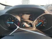 ✅ 2018 Ford Escape SE • VIN: 1FMCU9GD4JUB59107 • Lot: 91353235. Wystawiony na Copart z przebiegiem 43 529 mil. Bezpłatny archiwum sprzedaży aukcyjnych z USA i szczegółowy raport historii pojazdu na DreamBid. Zdjęcie 9.