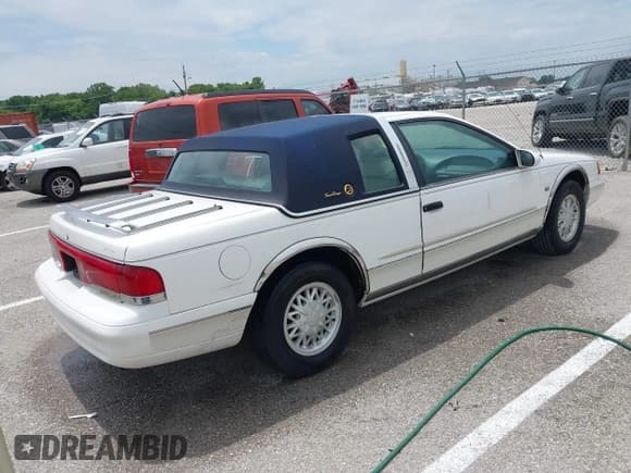 ✅ 1995 Mercury Cougar XR7 • VIN: 1MELM62W6SH623812 • Lot: 42306630. Wystawiony na IAAI z przebiegiem 51 391 mil. Bezpłatny archiwum sprzedaży aukcyjnych z USA i szczegółowy raport historii pojazdu na DreamBid. Zdjęcie 4.