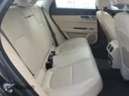 ✅ 2016 Jaguar XF 35t Prestige • VIN: SAJBK4BV3GCY24085 • Lot: 64599655. Wystawiony na Copart z przebiegiem 104 073 mil. Bezpłatny archiwum sprzedaży aukcyjnych z USA i szczegółowy raport historii pojazdu na DreamBid. Zdjęcie 10.