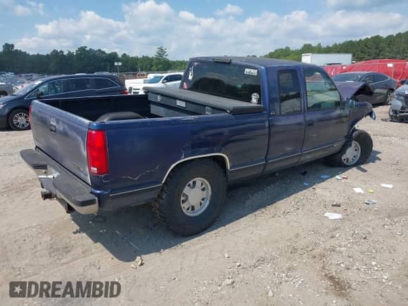 ✅ 1995 GMC Sierra 1500 • VIN: 2GTEC19K1S1534915 • Lot: 43112864. Wystawiony na IAAI z przebiegiem 205 048 mil mil. Skorzystaj z bezpłatnego archiwum sprzedaży aukcyjnych z USA i zobacz szczegółowy raport historii pojazdu na DreamBid. Zdjęcie 4.