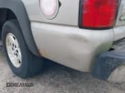 ✅ 2004 Chevrolet Suburban LT • VIN: 1GNFK16Z14J246188 • Lot: 43318864. Listed on IAAI with 220,765 mi. Free auction sales archive from the USA and detailed vehicle history report at DreamBid. Image 14.