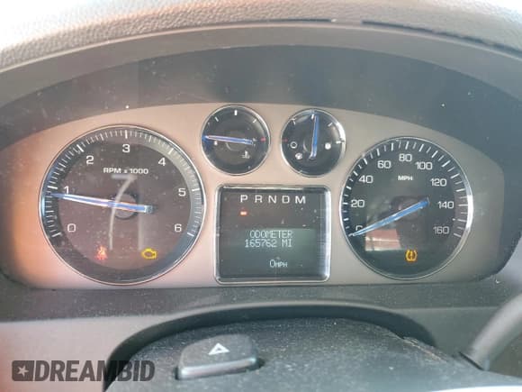 ✅ 2007 Cadillac Escalade • VIN: 1GYEC63837R281440 • Lot: 85368595. Wystawiony na Copart z przebiegiem 165 762 mil. Bezpłatny archiwum sprzedaży aukcyjnych z USA i szczegółowy raport historii pojazdu na DreamBid. Zdjęcie 9.