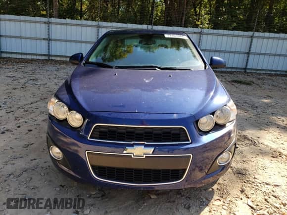 2013 Chevrolet Sonic LT z VIN 1G1JC5SH3D4235995, wystawiony jako Copart lot #72461544 z przebiegiem 146 689 mil mil oraz Szkoda całkowita • Salvage title. Historia ofert i sprzedaży dostępna na DreamBid. Obrazek 5.