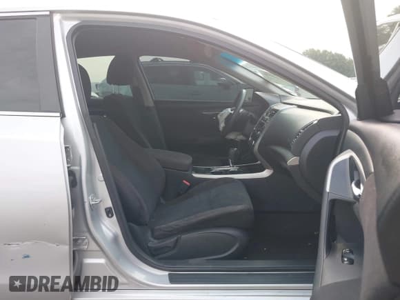 ✅ 2014 Nissan Altima SL • VIN: 1N4AL3AP6EC198121 • Lot: 43142770. Listed on IAAI with 237,739 mi. Free auction sales archive from the USA and detailed vehicle history report at DreamBid. Image 5.