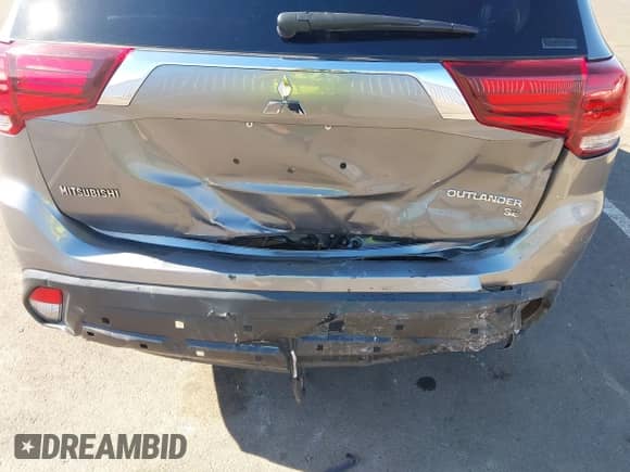 2019 Mitsubishi Outlander ES с VIN JA4AZ3A35KJ002287, выставлен на аукционе IAAI как лот 42815580 с пробегом 43 637 миль миль и . История ставок и продаж доступна на DreamBid. Изображение 6.