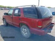 ✅ 2002 Chevrolet Blazer LS • VIN: 1GNDT13WX2K237284 • Lot: 42193499. Wystawiony na IAAI z przebiegiem 137 258 mil. Bezpłatny archiwum sprzedaży aukcyjnych z USA i szczegółowy raport historii pojazdu na DreamBid. Zdjęcie 3.