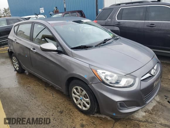 ✅ 2013 Hyundai Accent GS • VIN: KMHCT5AE5DU138039 • Лот: 81770414. Опубликован ранее на Copart с пробегом 170 510 миль. Бесплатный доступ к архиву аукционных продаж из США и подробный отчёт об истории автомобиля на DreamBid. Изображение 4.