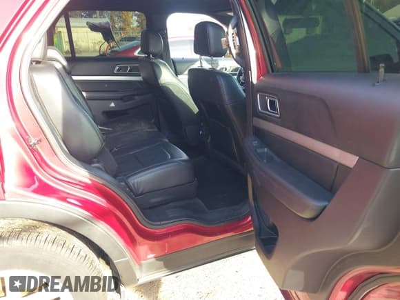 ✅ 2017 Ford Explorer XLT • VIN: 1FM5K7D8XHGD11717 • Lot: 43602716. Listed on IAAI with 144,765 mi. Free auction sales archive from the USA and detailed vehicle history report at DreamBid. Image 8.