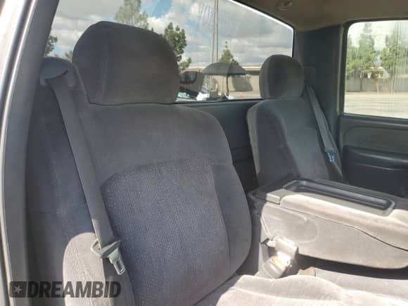 2000 Chevrolet Silverado 1500 LS with VIN 1GCEC14V0YZ367531, listed as a Copart auction lot 81924695 with 165,110 mi miles and Salvage title. Bid and sale history available at DreamBid. Image 10.