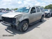 ✅ 2013 Chevrolet Suburban LT • VIN: 1GNSCJE06DR121770 • Lot: 43074095. Wystawiony na IAAI z przebiegiem 240 775 mil. Bezpłatny archiwum sprzedaży aukcyjnych z USA i szczegółowy raport historii pojazdu na DreamBid. Zdjęcie 18.