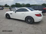 ✅ 2018 Mercedes-Benz SLC 300 • VIN: WDDPK3JA3JF150187 • Lot: 62486925. Wystawiony na Copart z przebiegiem 91 277 mil. Bezpłatny archiwum sprzedaży aukcyjnych z USA i szczegółowy raport historii pojazdu na DreamBid. Zdjęcie 2.