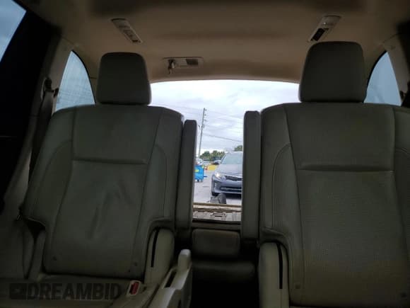 ✅ 2015 Toyota Highlander Limited • VIN: 5TDDKRFH2FS080758 • Lot: 82240235. Listed on Copart with 186,138 mi. Free auction sales archive from the USA and detailed vehicle history report at DreamBid. Image 10.