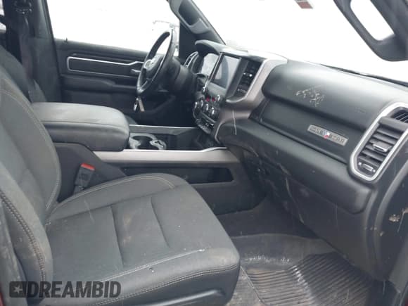 ✅ 2023 Ram 1500 Big Horn • VIN: 1C6SRFFT3PN541700 • Lot: 41667445. Wystawiony na IAAI z przebiegiem 50 681 mil. Bezpłatny archiwum sprzedaży aukcyjnych z USA i szczegółowy raport historii pojazdu na DreamBid. Zdjęcie 5.