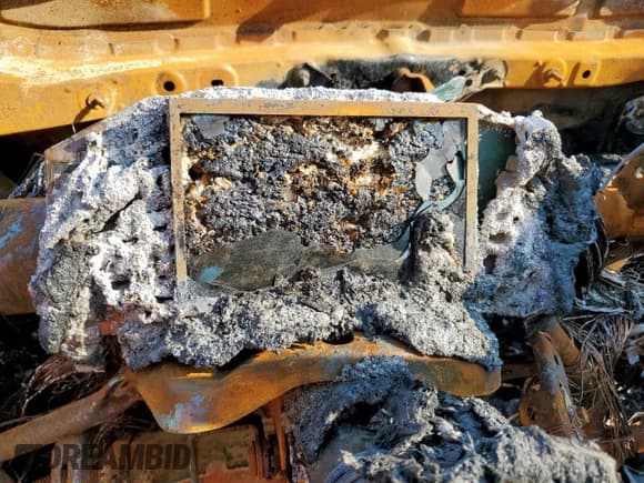 ✅ 2023 Toyota RAV4 XLE Premium • VIN: 2T3C1RFV4PC224798 • Лот: 71798545. Опубликован ранее на Copart с пробегом Не указан. Бесплатный доступ к архиву аукционных продаж из США и подробный отчёт об истории автомобиля на DreamBid. Изображение 9.