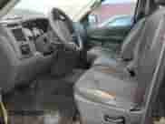 2006 Dodge 1500 ST z VIN 1D7HA18K86J145453, wystawiony jako Copart lot #69759104 z przebiegiem 239 114 mil mil oraz Czysty tytuł • Clean title. Historia ofert i sprzedaży dostępna na DreamBid. Obrazek 7.