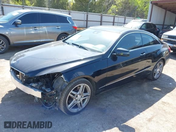 ✅ 2013 Mercedes-Benz E 350 • VIN: WDDKJ5KB3DF207881 • Lot: 41955127. Wystawiony na IAAI z przebiegiem 83 786 mil. Bezpłatny archiwum sprzedaży aukcyjnych z USA i szczegółowy raport historii pojazdu na DreamBid. Zdjęcie 2.