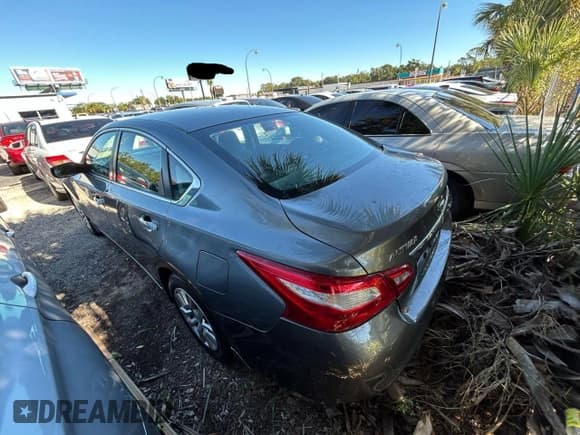 ✅ 2017 Nissan Altima S • VIN: 1N4AL3AP4HN348333 • Лот: 92743225. Опубликован ранее на Copart с пробегом 192 100 миль. Бесплатный доступ к архиву аукционных продаж из США и подробный отчёт об истории автомобиля на DreamBid. Изображение 3.