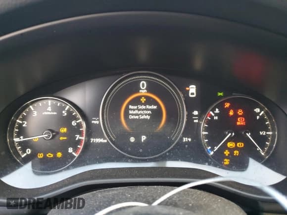 ✅ 2019 Mazda 3 • VIN: JM1BPALM6K1109102 • Лот: 87466574. Опубликован ранее на Copart с пробегом 71 994 миль. Бесплатный доступ к архиву аукционных продаж из США и подробный отчёт об истории автомобиля на DreamBid. Изображение 9.