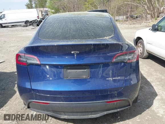 ✅ 2023 Tesla Model Y Long Range • VIN: 7SAYGDEE3PA033533 • Lot: 41933287. Listed on IAAI with 35,364 mi. Free auction sales archive from the USA and detailed vehicle history report at DreamBid. Image 16.