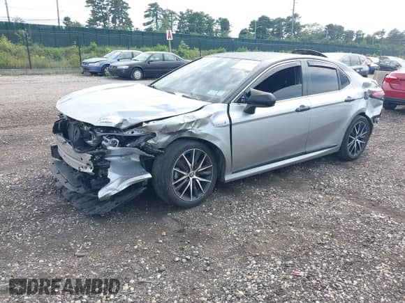 2020 Toyota Camry Hybrid LE z VIN 4T1C31AK4LU542396, wystawiony jako IAAI lot #42987539 z przebiegiem 58 172 mil mil oraz . Historia ofert i sprzedaży dostępna na DreamBid. Obrazek 20.