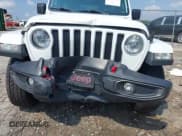 ✅ 2020 Jeep Wrangler Unlimited Sahara • VIN: 1C4HJXENXLW213228 • Lot: 43003558. Wystawiony na IAAI z przebiegiem 111 475 mil. Bezpłatny archiwum sprzedaży aukcyjnych z USA i szczegółowy raport historii pojazdu na DreamBid. Zdjęcie 6.