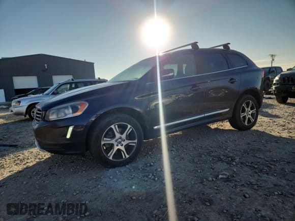 ✅ 2014 Volvo XC60 R-Design Premier Plus • VIN: YV4902DZ5E2509389 • Lot: 90375565. Listed on Copart with 183,630 mi. Free auction sales archive from the USA and detailed vehicle history report at DreamBid. Image 1.