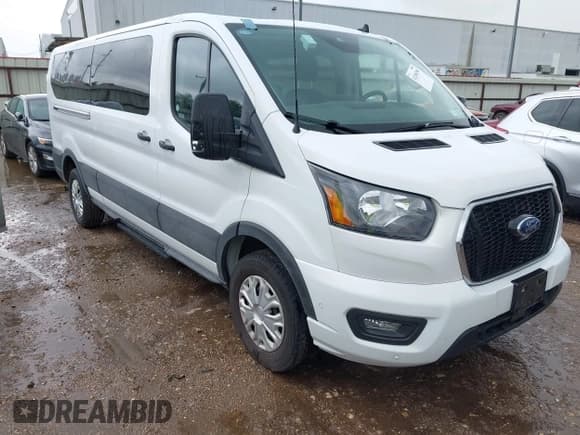 ✅ 2023 Ford Transit Passenger XL • VIN: 1FBAX2YG2PKA91028 • Лот: 42106198. Опубликован ранее на IAAI с пробегом 52 874 миль. Бесплатный доступ к архиву аукционных продаж из США и подробный отчёт об истории автомобиля на DreamBid. Изображение 1.
