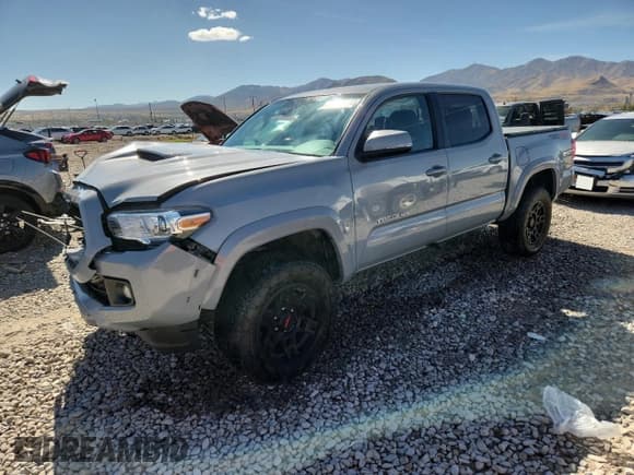 ✅ 2018 Toyota Tacoma SR5 • VIN: 3TMCZ5AN1JM174071 • Лот: 84969295. Опубликован ранее на Copart с пробегом 102 856 миль. Бесплатный доступ к архиву аукционных продаж из США и подробный отчёт об истории автомобиля на DreamBid. Изображение 1.