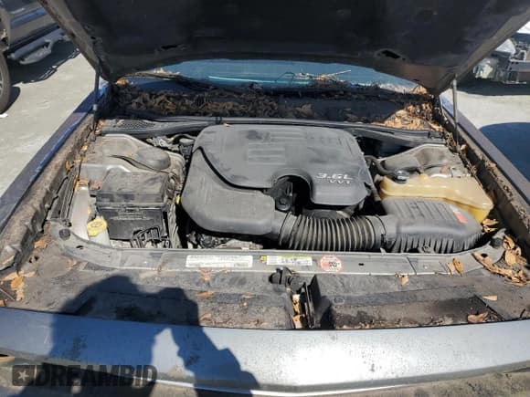 ✅ 2011 Dodge Challenger • VIN: 2B3CJ4DG2BH561681 • Lot: 45982725. Wystawiony na Copart z przebiegiem 148 384 mil. Bezpłatny archiwum sprzedaży aukcyjnych z USA i szczegółowy raport historii pojazdu na DreamBid. Zdjęcie 11.