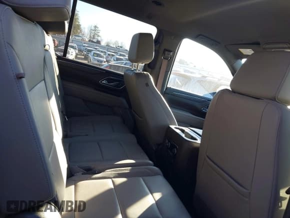 ✅ 2023 Chevrolet Suburban LT • VIN: 1GNSCCKD4PR411304 • Lot: 41243006. Listed on IAAI with 41,830 mi. Free auction sales archive from the USA and detailed vehicle history report at DreamBid. Image 8.