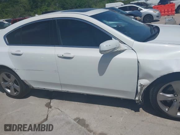 ✅ 2013 Acura TL Advance • VIN: 19UUA8F76DA003097 • Lot: 42010695. Wystawiony na IAAI z przebiegiem 186 837 mil. Bezpłatny archiwum sprzedaży aukcyjnych z USA i szczegółowy raport historii pojazdu na DreamBid. Zdjęcie 13.