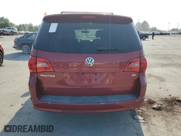 ✅ 2014 Volkswagen Routan SE • VIN: 2C4RVABG9ER134740 • Lot: 80742065. Listed on Copart with 152,602 mi. Free auction sales archive from the USA and detailed vehicle history report at DreamBid. Image 6.