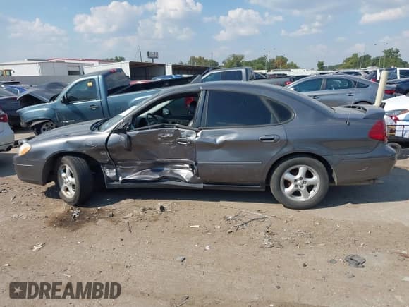 ✅ 2002 Ford Taurus SES Standard • VIN: 1FAFP55S32G200416 • Лот: 43369485. Опубликован ранее на IAAI с пробегом 103 286 миль. Бесплатный доступ к архиву аукционных продаж из США и подробный отчёт об истории автомобиля на DreamBid. Изображение 14.
