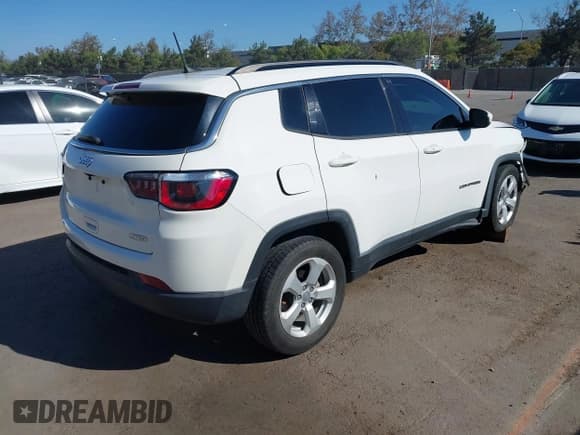 ✅ 2020 Jeep Compass Altitude • VIN: 3C4NJCBB0LT235265 • Лот: 43646913. Опубликован ранее на IAAI с пробегом 88 221 миль. Бесплатный доступ к архиву аукционных продаж из США и подробный отчёт об истории автомобиля на DreamBid. Изображение 4.
