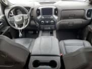 ✅ 2023 GMC Sierra 3500HD Denali • VIN: 1GT49WEY2PF201740 • Lot: 77167684. Wystawiony na Copart z przebiegiem Nie podano. Bezpłatny archiwum sprzedaży aukcyjnych z USA i szczegółowy raport historii pojazdu na DreamBid. Zdjęcie 8.