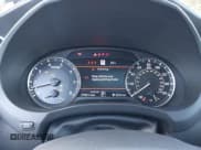 ✅ 2023 Infiniti QX55 Sensory • VIN: 3PCAJ5LR4PF111784 • Lot: 43493928. Wystawiony na IAAI z przebiegiem 27 021 mil. Bezpłatny archiwum sprzedaży aukcyjnych z USA i szczegółowy raport historii pojazdu na DreamBid. Zdjęcie 7.